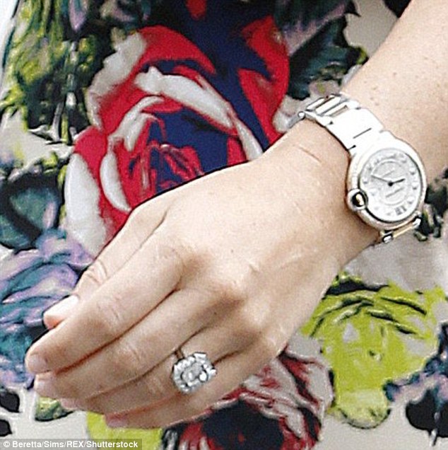 Η Pippa Middleton φοράει τα πιο ακριβά κοσμήματα σε σχέση με την Κate! [photo] - Φωτογραφία 2
