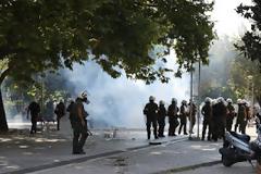 Επεισόδια στην Κομοτηνή - Χημικά και καταστροφές στην Κ. Πλατεία για την πορεία μειονοτικών