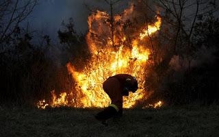 Δύσκολη νύχτα λόγω πυρκαγιάς στο Ηράκλειο! - Φωτογραφία 1