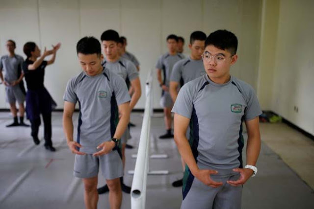 Οι στρατιώτες στη Νότια Κορέα κάνουν μπαλέτο για να καταπολεμούν το άγχος! [photos] - Φωτογραφία 2