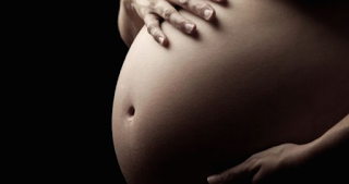 ΑΝΑΤΡΟΠΗ σε ό,τι ξέραμε: Τι προκαλεί η εγκυμοσύνη μετά τα 33 στη γυναίκα; - Φωτογραφία 1