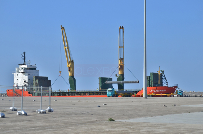 Έφτασαν στο λιμάνι Αλεξανδρούπολης οι σωλήνες του TAP - Φωτογραφία 4