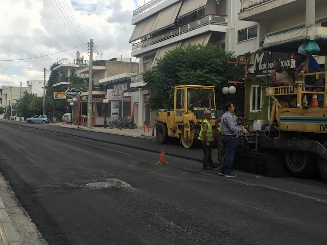 Ξεκίνησε η ασφαλτόστρωση στην οδό Αριστοτέλους στο Δήμο Αχαρνών - Φωτογραφία 3