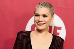 Θα πάθετε πλάκα! Δείτε τη Jessie J εντελώς άβαφη [photos]