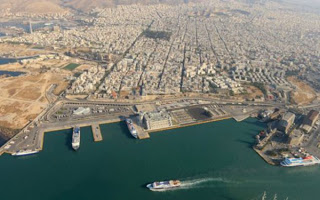 Συνελήφθη πλοίαρχος φορτηγού πλοίου που προκάλεσε ρύπανση στο λιμάνι του Κερατσινίου! - Φωτογραφία 1