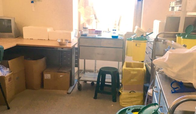 Χωρίς καθαρίστριες ΠΕΔΥ και Κέντρα Υγείας! Νοσηλεύτριες και στην καθαριότητα στη Μυτιλήνη - Φωτογραφία 1