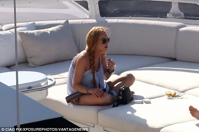 Που πήγε διακοπές η Lindsay Lohan μετά το χωρισμό της; [photos] - Φωτογραφία 2