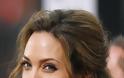 Δείτε πώς είναι σήμερα το tattoo της Angelina Jolie για τον πρώην της... [photos] - Φωτογραφία 2
