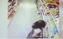 ΑΠΙΣΤΕΥΤΟ! Δείτε τι κάνουν δυο γυναίκες μέσα στο σουπερμάρκετ και νομίζουν πως κανείς δεν τις βλέπει... [video]