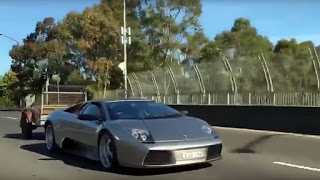 Lamborghini Murcielago σέρνει trailer με… κατσίκια [video] - Φωτογραφία 1