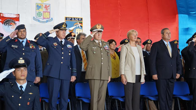 Συνάντηση  Πάνου Καμμένου με την Υπουργό Άμυνας της Ιταλίας Roberta Pinotti στην αεροπορική βάση «Galatina» στο Λέτσε της Ιταλίας [photos] - Φωτογραφία 5