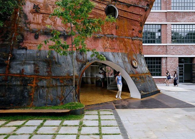 Μετέτρεψαν κουφάρι πλοίου σε εντυπωσιακό κτίριο! [photos] - Φωτογραφία 6