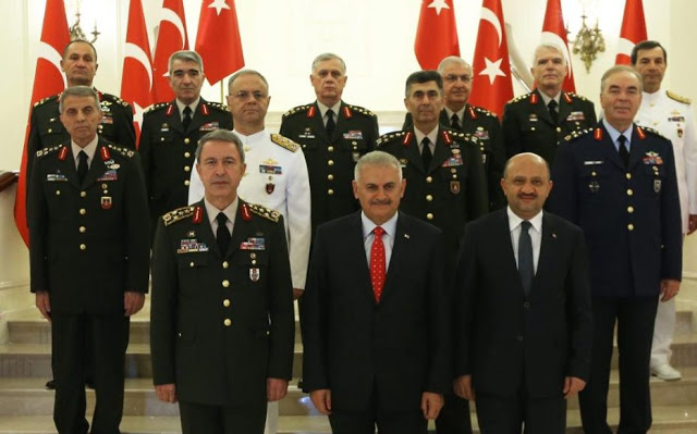 Από Συνταγματάρχης... Στρατηγός! Σκανδαλώδεις προαγωγές στον τουρκικό στρατό υπό το βάρος του αποτυχημένου πραξικοπήματος - Φωτογραφία 1