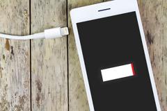 Τα μελλοντικά iPhone δεν θα χρειάζονται φόρτιση ποτέ
