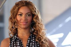 Βαρκάδα πήγε η Beyonce με τον Jay-Z [photos]