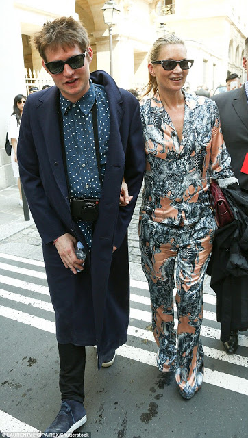 Δίγαμη η Kate Moss; Είναι και παντρεμένη και... αρραβωνιασμένη με άλλον; [photo] - Φωτογραφία 2