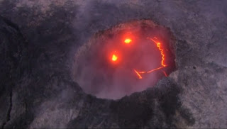 H απίθανη εικόνα από το ηφαίστειο της Χαβάης που κάνει το γύρο του κόσμου - Φωτογραφία 1