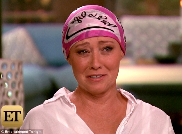 Πασίγνωστη ηθοποιός ξεσπά σε κλάματα on camera για τη μάχη της με τον καρκίνο [photos] - Φωτογραφία 2