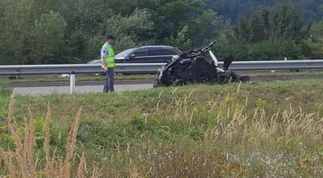 ΣΟΚ στο ποδόσφαιρο: ΝΕΚΡΟΙ σε τροχαίο δύο ποδοσφαιριστές της Μάριμπορ... [photos] - Φωτογραφία 3