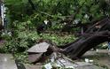 Δύο άνθρωποι έχασαν τη ζωή τους από τις ισχυρές βροχοπτώσεις λόγω του τυφώνα στο Βιετνάμ!