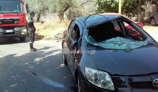 Ανατροπή αυτοκινήτου στις Μουρνιές με έναν τραυματία (φωτο) - Φωτογραφία 4