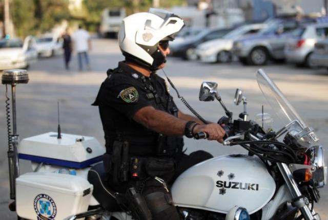 Αστυνομικές περιπολίες σε εκκλησίες της Αθήνας - Φόβοι για εισβολή αντιεξουσιαστών - Φωτογραφία 1