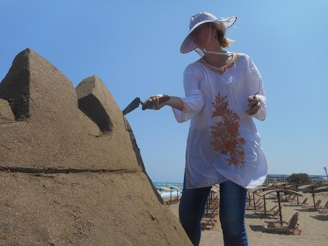 Ξεκίνησε η δημιουργία των γλυπτών στο φεστιβάλ γλυπτικής στην άμμο στην Αμμουδάρα - Φωτογραφία 3