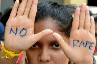 Εμπόριο φρίκης: Βίντεο από ομαδικούς βιασμούς πωλούνται σε καταστήματα στην Ινδία - Φωτογραφία 1