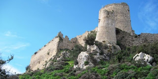 Κύπρος: Τα κάστρα της μνήμης αντιστέκονται - Φωτογραφία 1