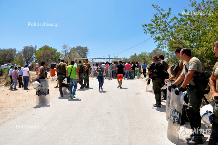 Αστυνομικός τραυματίστηκε σε επεισόδια στο hot spot της Χίου - Φωτογραφία 2