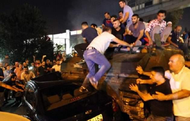 Ιμπραήμ Καραγκιούλ: «Οδηγούν την Τουρκία σε εμφύλιο, να σκοτωθούμε μεταξύ μας» - Φωτογραφία 1