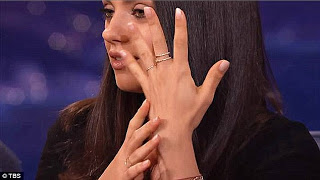 Πόσο στοιχίζει το δαχτυλίδι της Mila Kunis; [photo] - Φωτογραφία 1