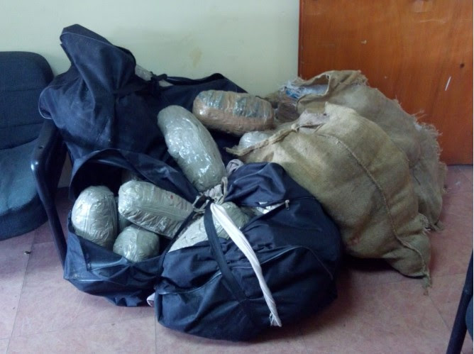 Φθιώτιδα: Έπιασαν δυο Λαμιώτες με 50 κιλά χασίς στα σύνορα [photos] - Φωτογραφία 2