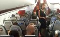 Πασίγνωστος τραγουδιστής βοήθησε επιβάτη που έπαθε πανικό σε πτήση της AEGEAN! (ΦΩΤΟ) - Φωτογραφία 2