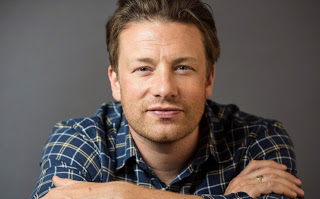 Ο Jamie Oliver έβγαλε την ΠΡΩΤΗ selfie με τον νεογέννητο γιο του και ΕΡΙΞΕ το διαδίκτυο [photo] - Φωτογραφία 1