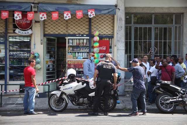 ΕΙΚΟΝΕΣ από το κατάστημα ψιλικών στη Λιοσίων που βρέθηκε το πτώμα [photos] - Φωτογραφία 2