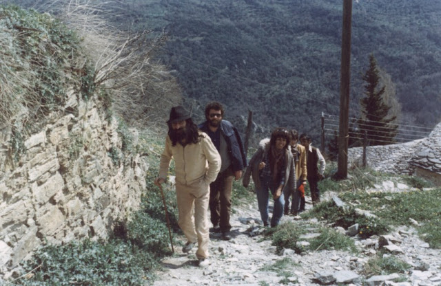 ΔΕΙΤΕ πολύ ΣΠΑΝΙΕΣ φωτογραφίες από στιγμέςτης ζωής του Νικόλα Άσιμου... - Φωτογραφία 24