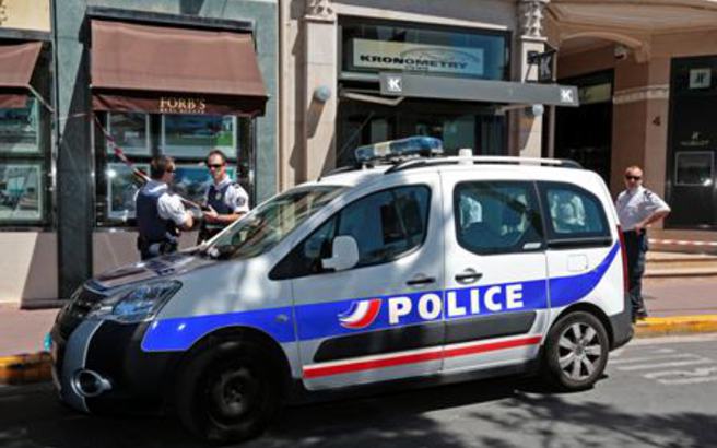 Κύμα αντιδράσεων στη Γαλλία για την απαγόρευση των «μπουρκίνι»! - Φωτογραφία 1