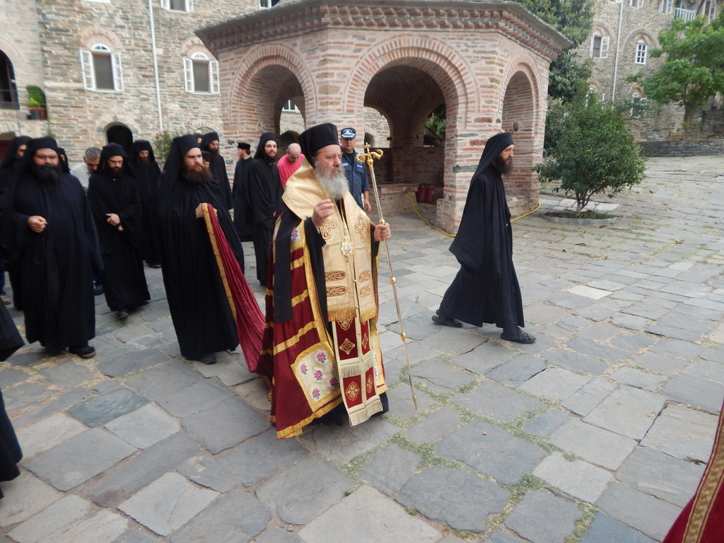 8867 - Ο Θεοφιλέστατος Επίσκοπος Κερνίτσης στο Άγιο Όρος (φωτογραφίες) - Φωτογραφία 1