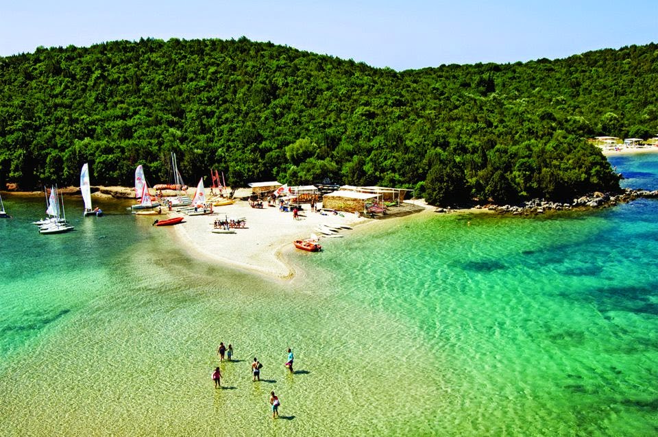 Η Βοϊδοκοιλιά ανάμεσα στις ελληνικές παραλίες που είναι από άλλον πλανήτη - Φωτογραφία 5