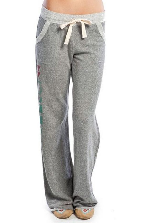 10 πράγματα που μπορείς να πετάξεις απ' τη ντουλάπα σου γιατί δεν θα επιστρέψουν ποτέ στη μόδα [photos] - Φωτογραφία 7