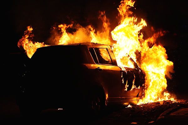 Η φωτιά στο Ι.Χ έκρυβε κλοπή - Οι δράστες του έβαλαν φωτιά για να εξαφανίσουν τα ίχνη τους - Φωτογραφία 1