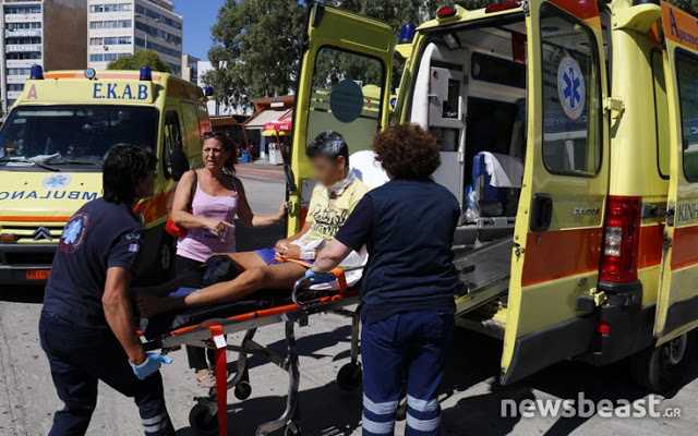 Έφτασαν στον Πειραιά τραυματίες από την τραγωδία στην Αίγινα [photos+video} - Φωτογραφία 16