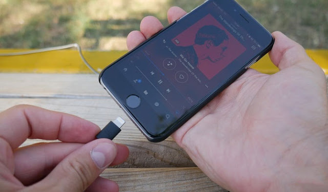 Εν αναμονή της κυκλοφορίας του iPhone 7 η JBL ανακοίνωσε τα νέα της ακουστικά με Lightning βύσμα - Φωτογραφία 1