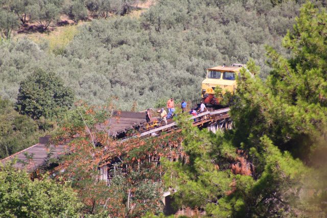 Φθιώτιδα: Πάνω στη γέφυρα έγινε ο εκτροχιασμός - Παραμένει κλειστός ο σιδηρόδρομος - Δείτε φωτογραφίες! - Φωτογραφία 5