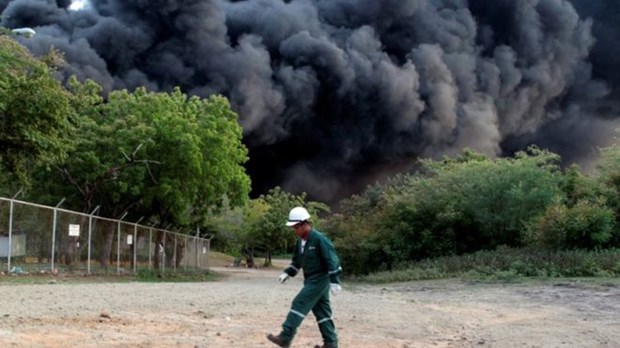 Τεράστια πυρκαγιά στο μοναδικό διυλιστήριο της Νικαράγουας - Φωτογραφία 1