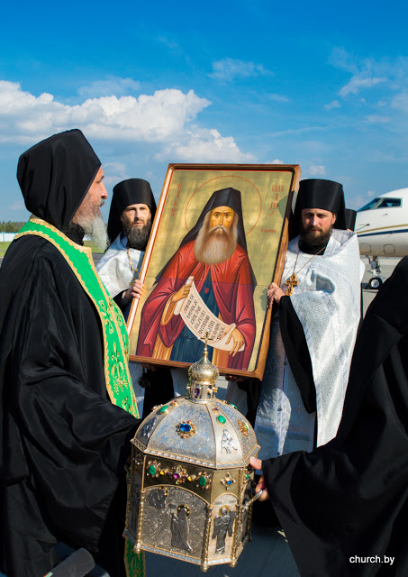 8898 - Έφτασαν στη Λευκορωσία ιερά λείψανα του Αγίου Σιλουανού (φωτογραφίες) - Φωτογραφία 12