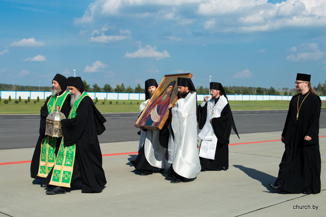 8898 - Έφτασαν στη Λευκορωσία ιερά λείψανα του Αγίου Σιλουανού (φωτογραφίες) - Φωτογραφία 13