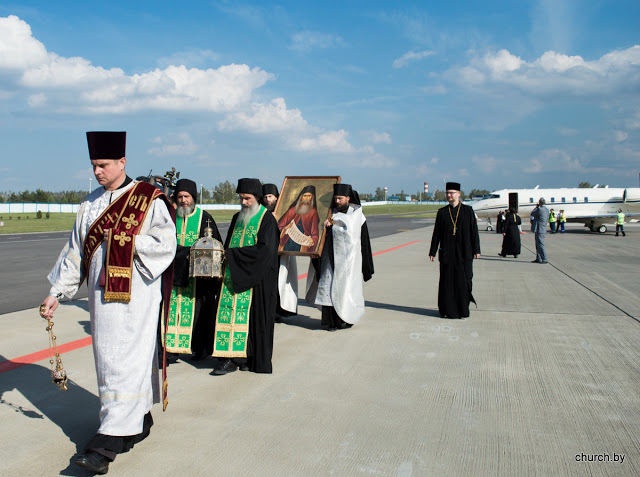 8898 - Έφτασαν στη Λευκορωσία ιερά λείψανα του Αγίου Σιλουανού (φωτογραφίες) - Φωτογραφία 14