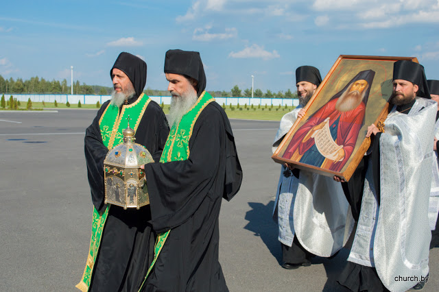 8898 - Έφτασαν στη Λευκορωσία ιερά λείψανα του Αγίου Σιλουανού (φωτογραφίες) - Φωτογραφία 15